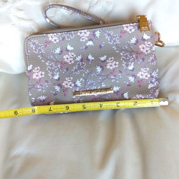 Steve Madden Wristlet - Picture 8 of 11